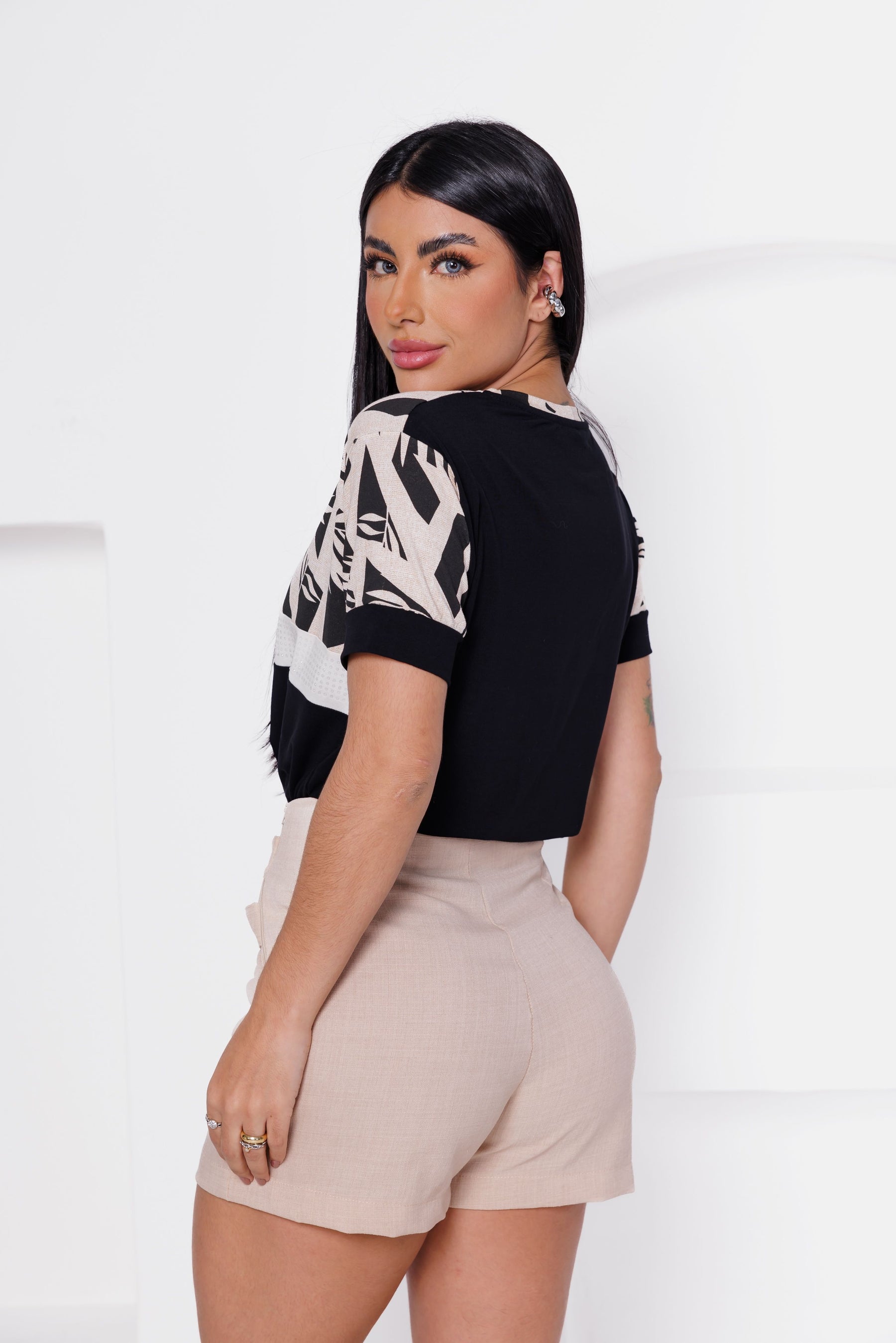 T-shirt Bella Floral com Strass